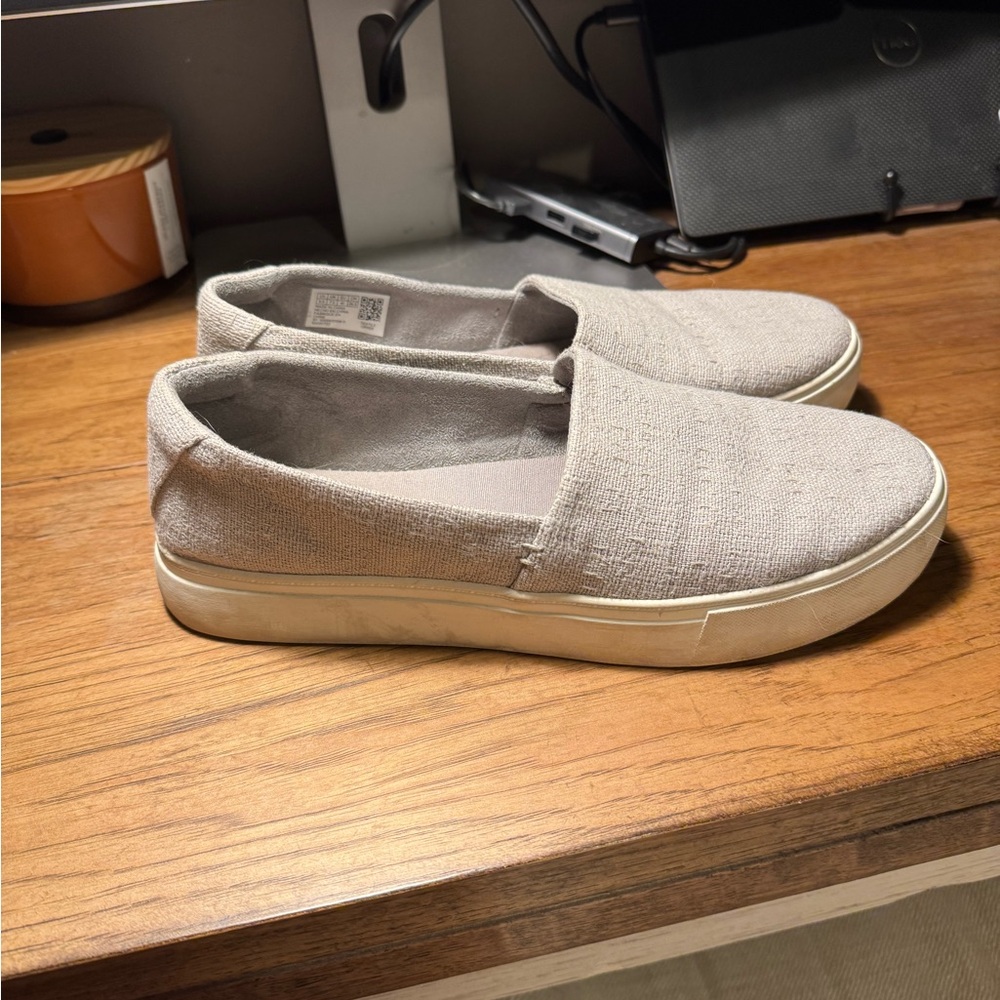 Tom’s Verano Slip-On Sneakers in dove gray